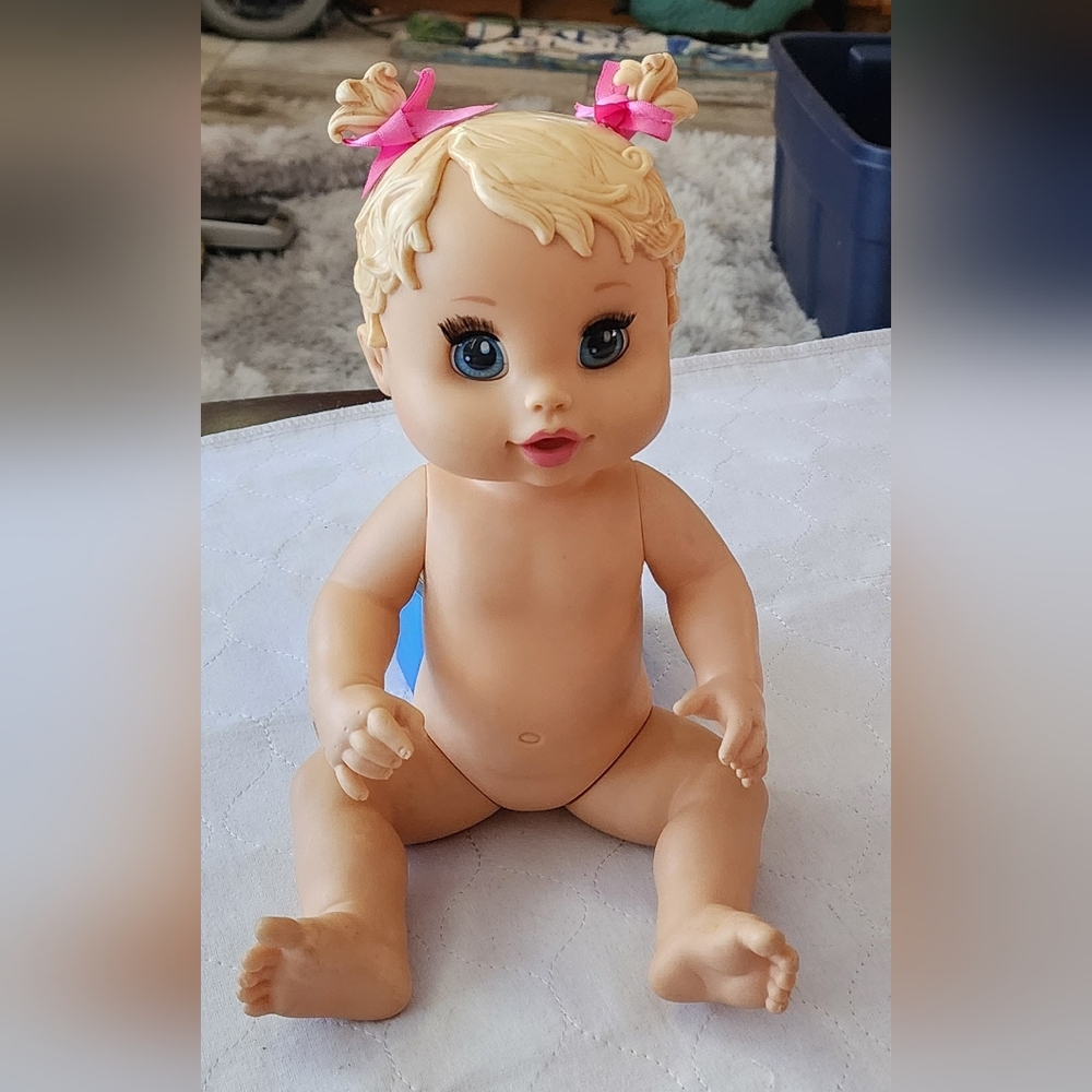 Hasbro 2006 Blonde Baby Alive Sip N Slurp Doll Drinks Wets BENIFITS CHARITY